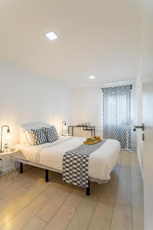 House Black & White Apartment Lissabon